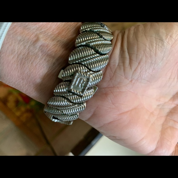 Watch - Picture 5 of 5